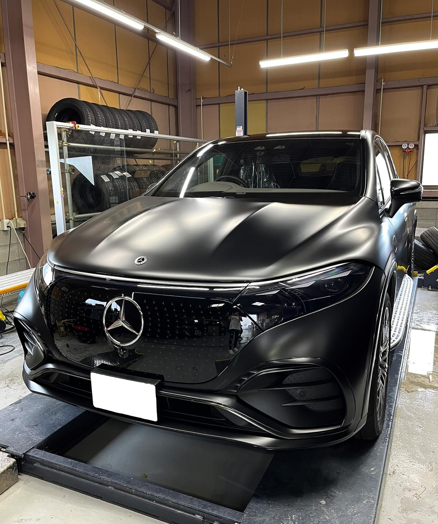 .
Mercedes Benz EQS450

この度はご依頼頂きありがとうございました！！

XPEL プロテクションフィルム ステルス使用
とても迫力のあるカッコいい仕上がりとなりました✨✨

XP-kyotoはXPELのプロテクションフィルム施工専門店。マットカラー車への美観保護と、グロス車のマットカラー化＋保護を実現。XPEL-DAPによる施工技術とグレードに合わせたカスタマイズ提案で美しさと耐久性を追求します。

プロテクションフィルムをお考えの際は是非、当店へご相談ください😊

XP-kyoto
617-0006 京都府向日市上植野町芝ケ本5-1
【お問い合わせ】　info@xp-kyoto.com
【ホームページ】　https://xp-kyoto.com

#ベンツ #mercedes #XPkyoto #京都カーラッピング #京都プロテクション #京都カーフィルム #XPEL #XPELULTIMATEPLUS #XPELSTEALTH #ULTIMATEPLUS #STEALTH #ppf #protectionfilm #carwraping #PPF施工 #ステルス #アルティメット #プロテクション #プロテクションフィルム #コーティング #カーコーティング #剥がせる塗装 #ラッピング #カーラッピング #インストーラー #女性インストーラー #高級車 #スーパーカー #車好き #スーパーカー好きと繋がりたい